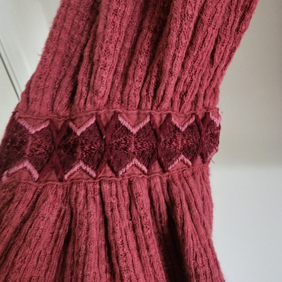 Lucky Brand Embroidered Bell Cuff Sleeve Waffle Knit Top Size 1X - Picture 8 of 12